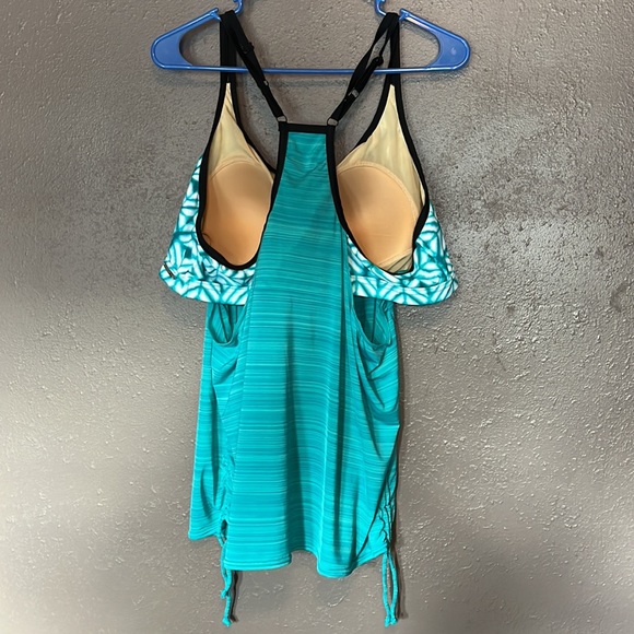 Tankini swim too - Picture 2 of 3